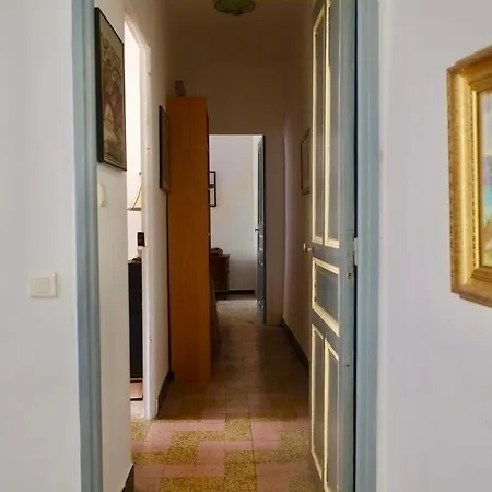 Large 3-bed In Medieval Quarter Of Apartamento Sauve