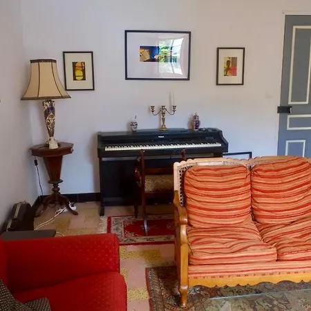Apartamento Large 3-bed In Medieval Quarter Of *