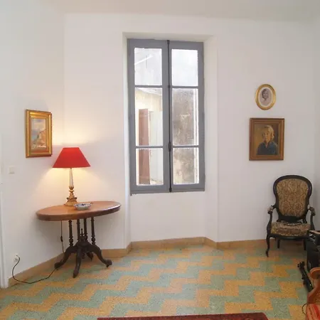 Apartamento Large 3-bed In Medieval Quarter Of Sauve