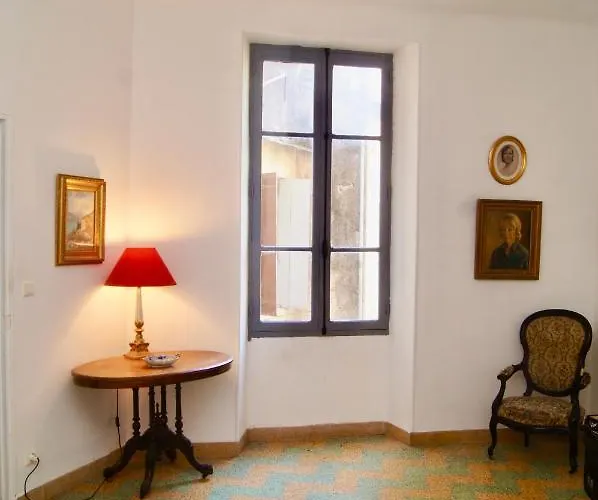 Apartman 3 Bed-sleeps 6-balcony-pets-parking-town Centre Sauve
