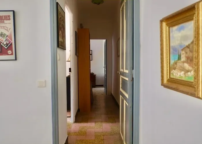 3 Bed-sleeps 6-balcony-pets-parking-town Centre Apartman Sauve