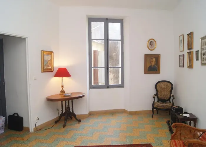 Apartman 3 Bed-sleeps 6-balcony-pets-parking-town Centre Sauve