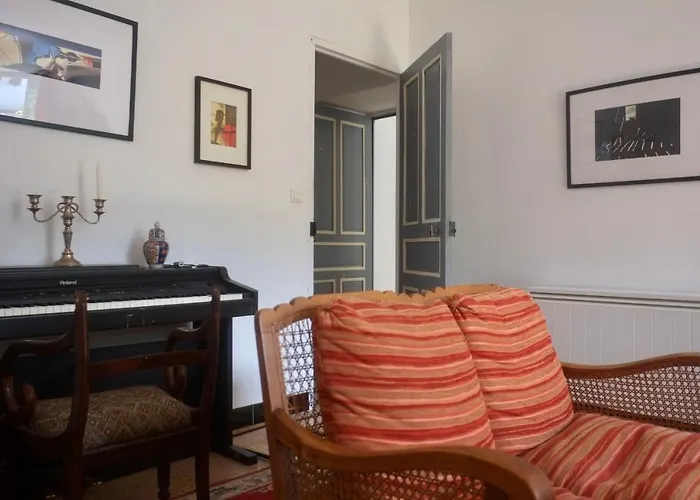 3 Bed-sleeps 6-balcony-pets-parking-town Centre * Sauve