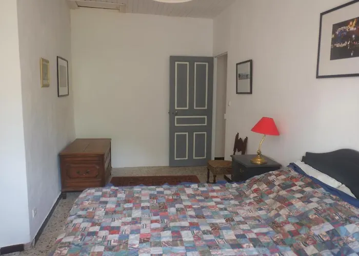 3 Bed-sleeps 6-balcony-pets-parking-town Centre Apartman *